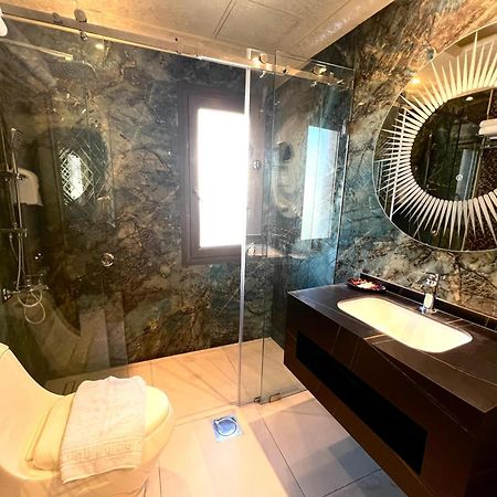 Q Hotel Beirut Esterno foto