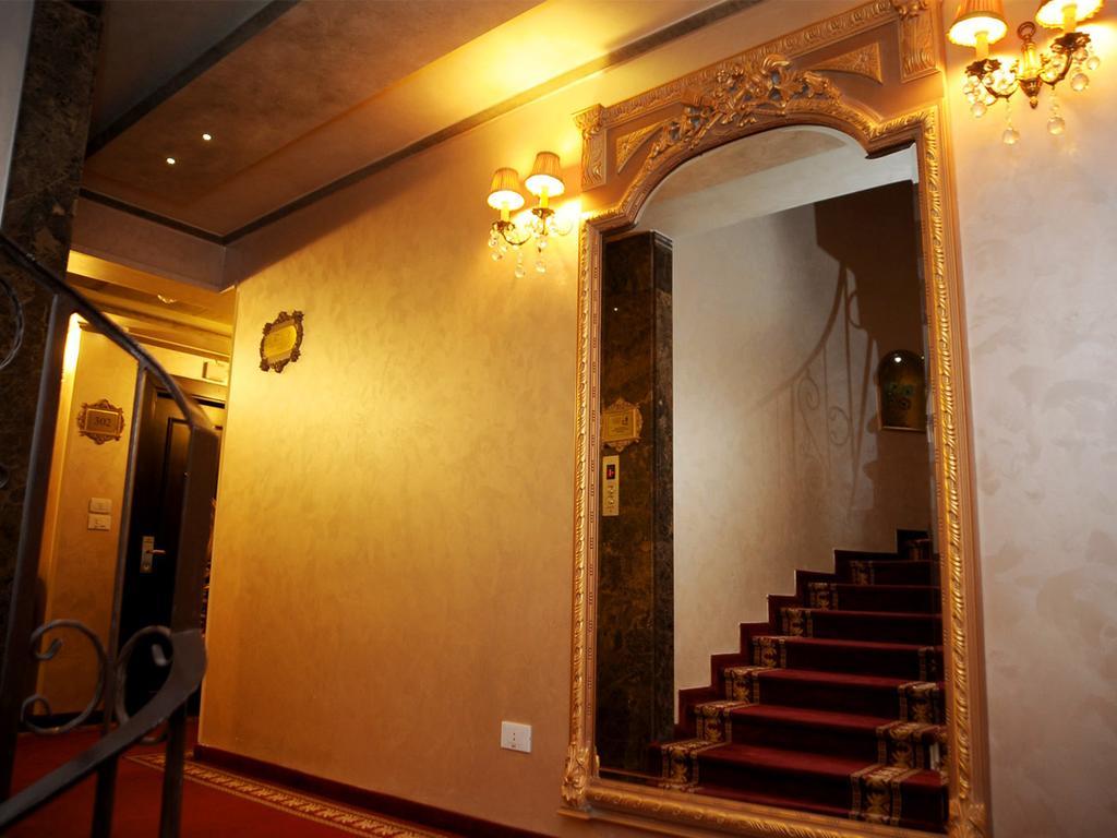 Q Hotel Beirut Esterno foto