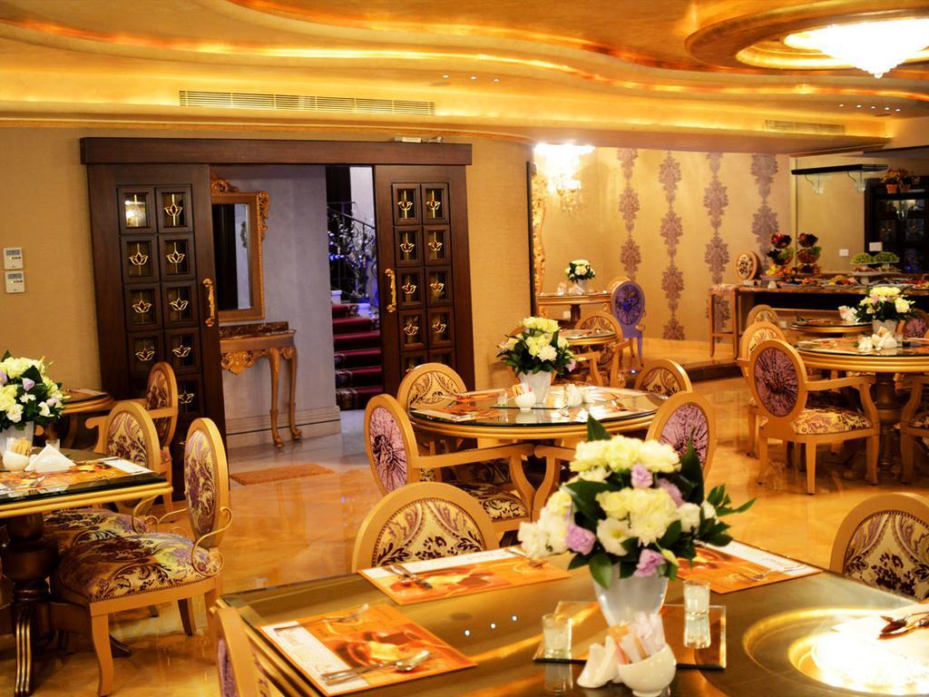 Q Hotel Beirut Esterno foto